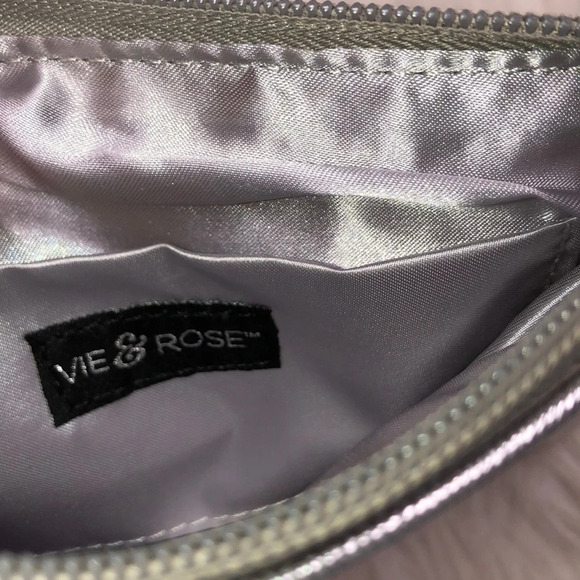 Vie & Rose small silver bridesmaid clutch - Picture 4 of 4